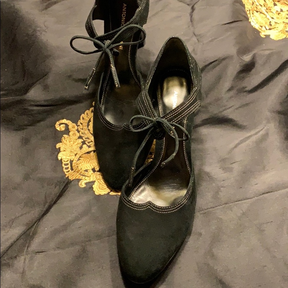 Antonio Melani Suede Lace Front Pumps